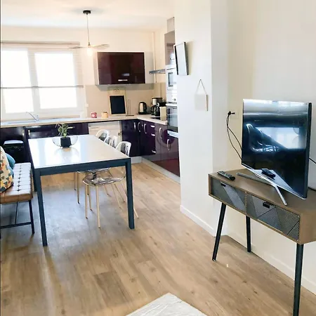 Private In Cozy Flat Share - Lormont-n2-6 아파트