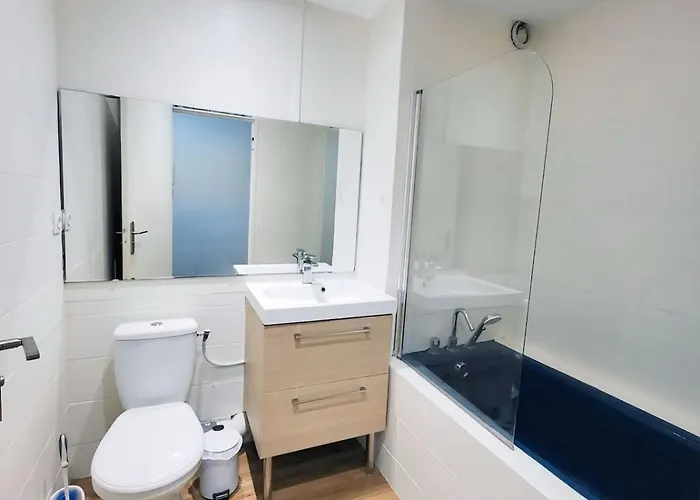 Private In Cozy Flat Share - Lormont-n2-6 아파트